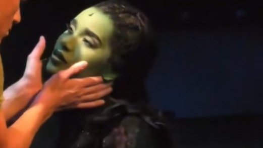 alligatortearsq's tweet image. she is so hot are you serious