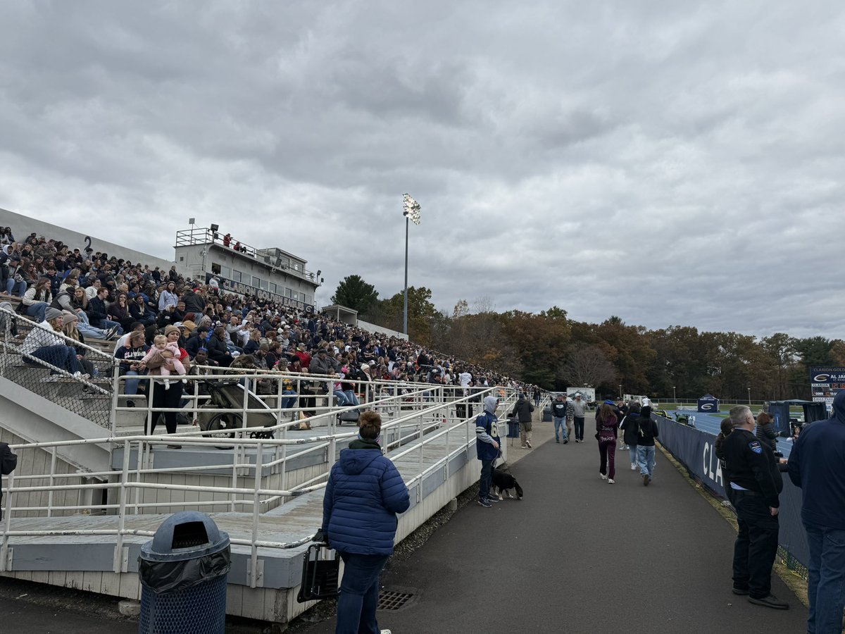 Great being back on campus <a href="/ClarionFootball/">Clarion Football</a> today with my teammate <a href="/ethan_campoli/">Ethan Campoli</a> for a big homecoming win! Thank you to <a href="/vrizz52/">Vinnie Rizzo</a> <a href="/CoachWilson30/">Coach Wilson</a> <a href="/RaymondMonica3/">Raymond Monica</a> for always making us feel welcome!