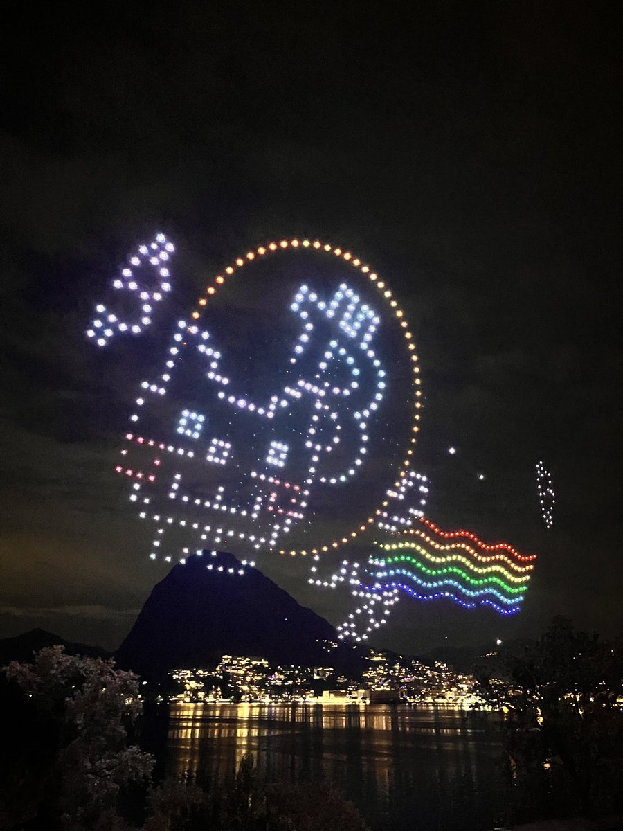 cyberdroneshow's tweet image. Finally saw Nyan Cat live! Flying over Lugano 
#cyberdrone #droneshow #dronedisplay #aerialdisplay #cyberdroneshow #bitcoin
#lugano #meme