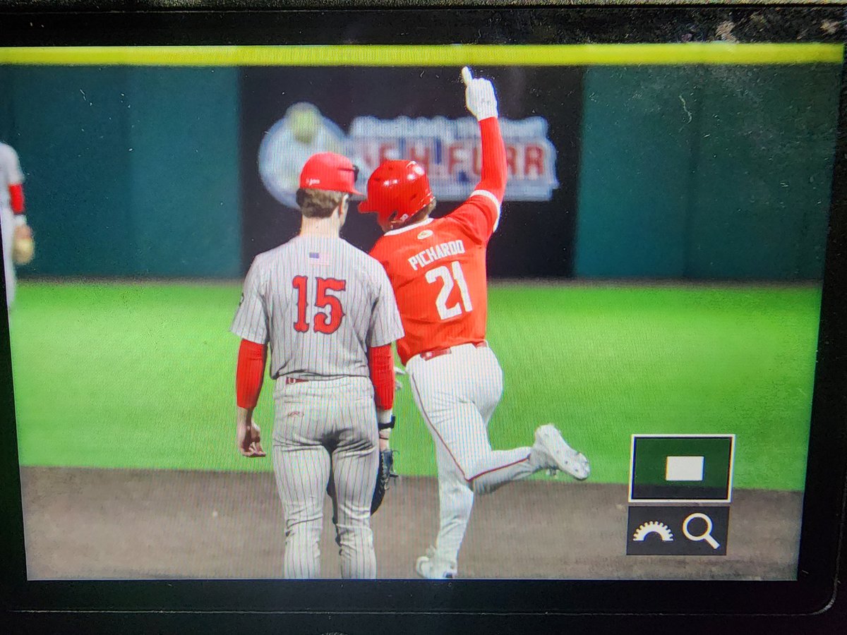 SEE YA, BYE! TIE GAME!

#Maryland freshman catcher Franklin Pichardo Jr. drives a high fly to LF for a solo shot that evens the score after #StJohns took lead with 3-R T7, punctuated by a Cristian Bernardini 2-R 2B down the RF line. 4-4, T8.