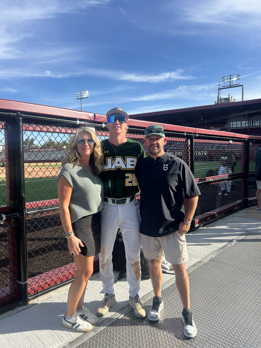 Lee Roberts tweet media