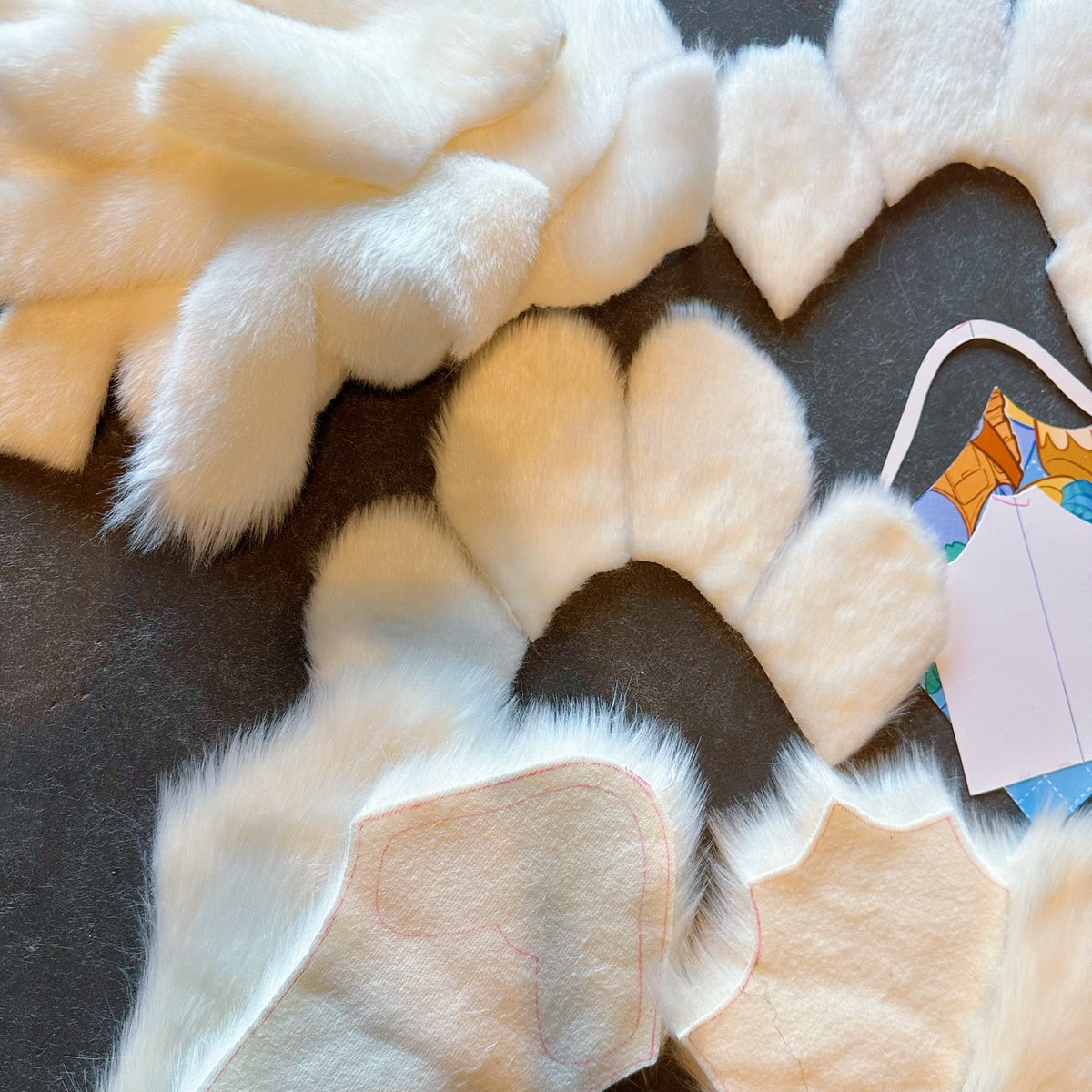 New paws in progress! 🐾 I really enjoyed creating this new pattern. 🥰❤️