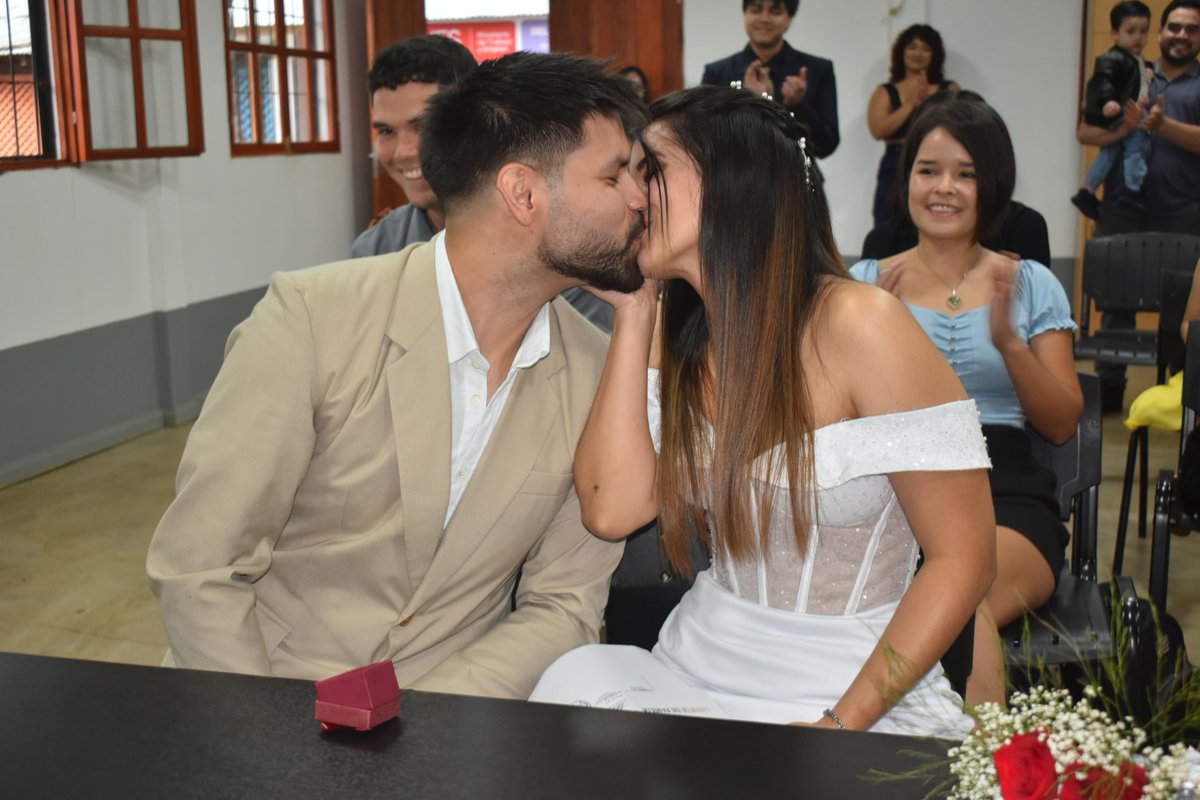 MarecoA12's tweet photo. Gordos me case con la chica que me creo twiter jaja y obviamente la madre de mi hija tambien jaj 🥰 https://t.co/m9vj0UXMDo