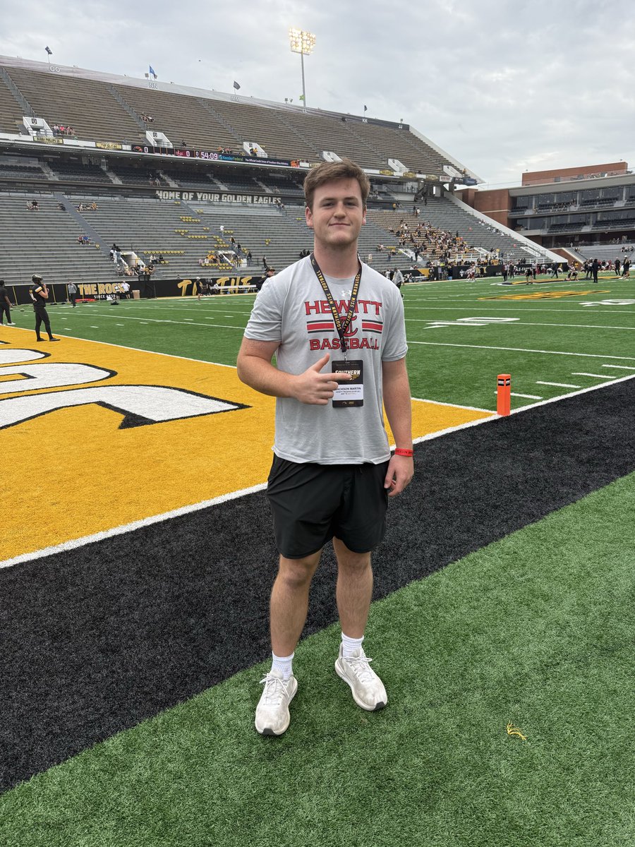 Had a great time <a href="/SouthernMissFB/">Southern Miss Football</a>. Thank you <a href="/CoachDWill_USM/">Dalton Williams</a> for the game day invite! <a href="/joshfloydHT/">Josh Floyd</a> <a href="/Coach_JGarrett/">Jake Garrett, Sr.</a> <a href="/CoachECarroll/">Ethan Carroll</a> <a href="/CoachL__/">Coach L</a> <a href="/HuskyFast/">Hewitt-Trussville FB</a> <a href="/coach_semore/">Coach Jason Semore</a>