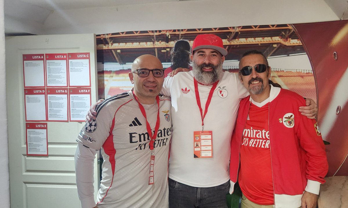 Exercised my right as a .<a href="/SLBenfica/">SL Benfica</a> sócio at Casa Benfica Toronto to vote for our club’s next leadership. Thx to .<a href="/Sergio_R81/">sergio & associates™</a> &amp; .<a href="/MdotSLB/">Mdot</a> for volunteering as delegates to ensure a fair election process

Barcelona's record smashed with a 85K turnout. World record

#Benfica Sempre
