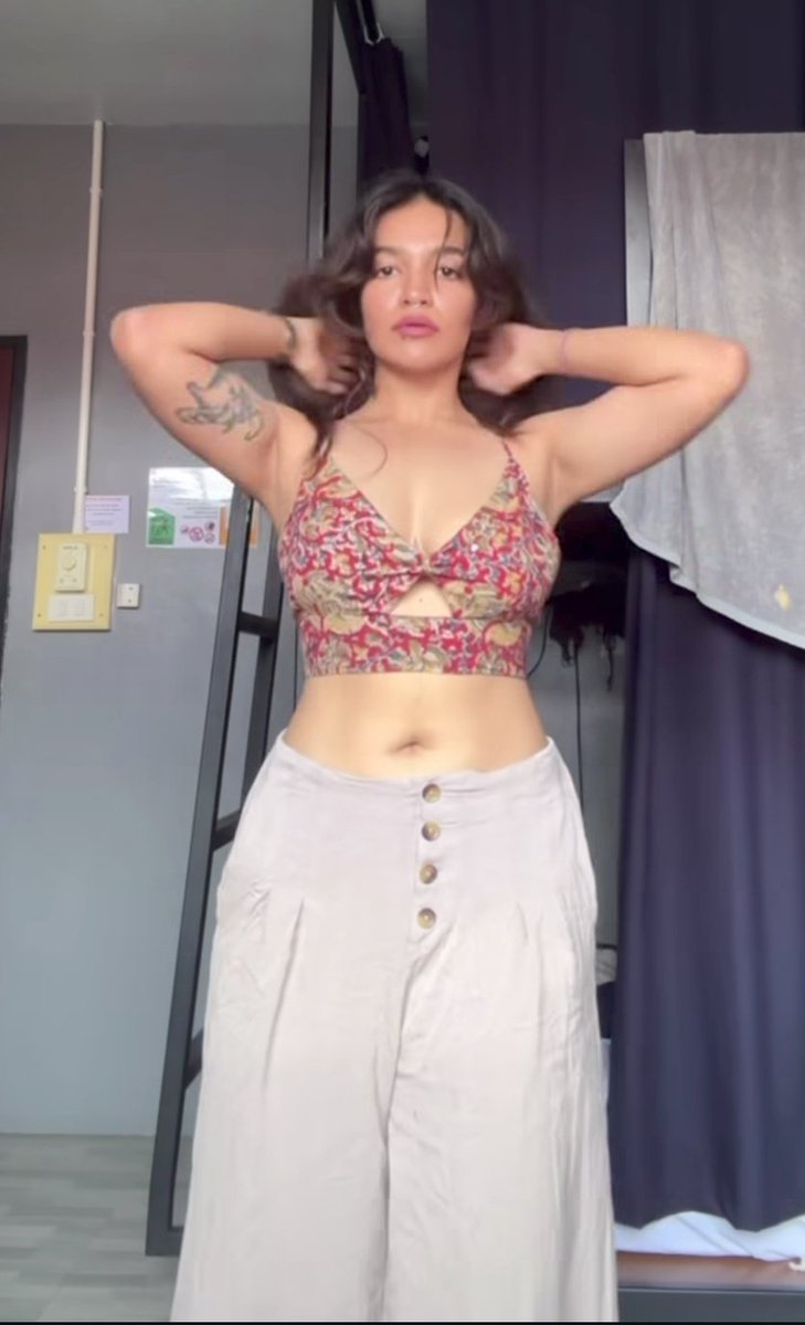 sanjixha's tweet photo. Harini 👅🤤 https://t.co/MAaRz9xy5E