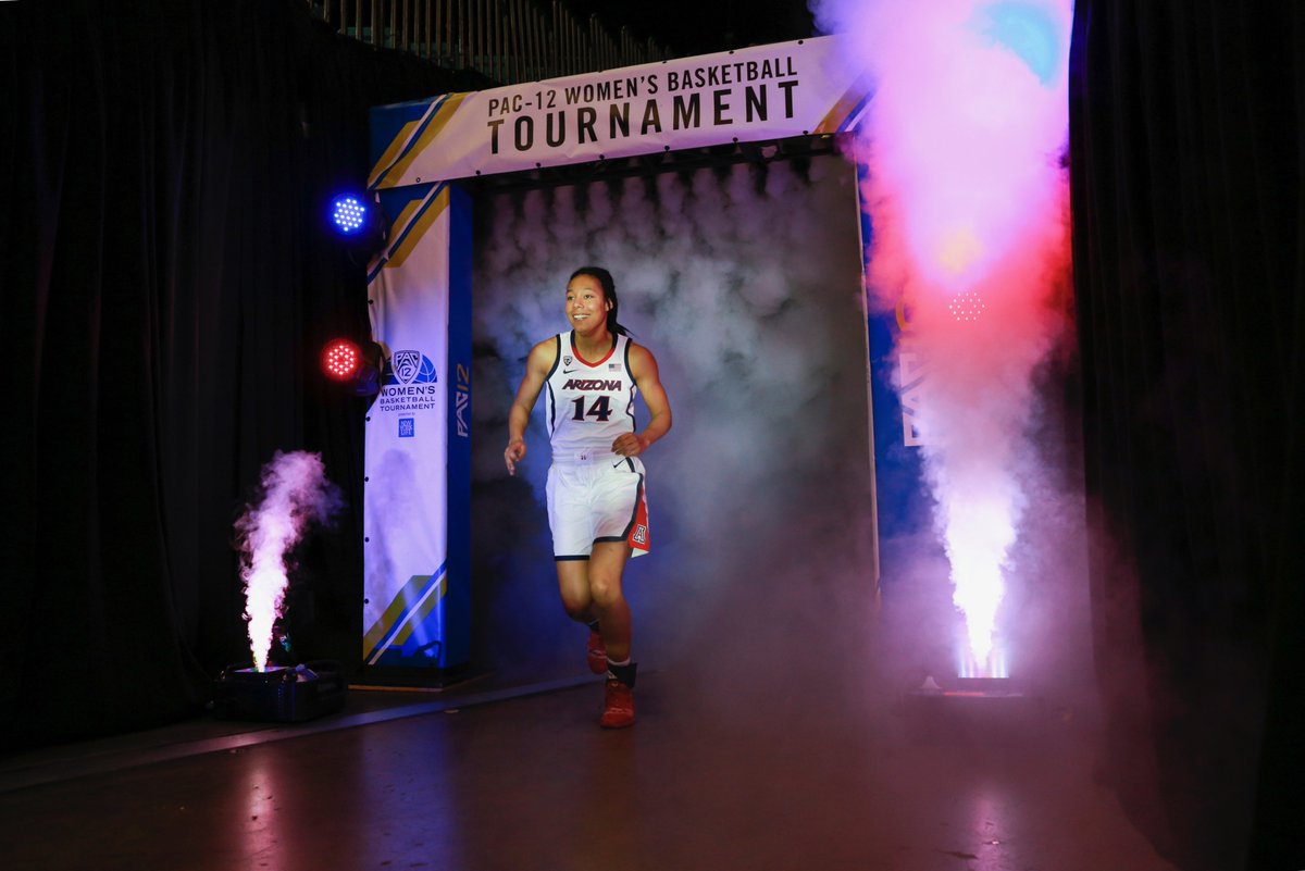 In case you missed this earlier in the week, I talked to Former <a href="/ArizonaWBB/">Arizona Basketball</a> standout &amp; pro basketball player, <a href="/s_thomas14/">Sam Thomas</a> on life after she "put the ball down."

(Great photo from <a href="/AZATHLETICS/">Arizona Athletics</a>)

theundercovered.substack.com/p/spend-a-few-…