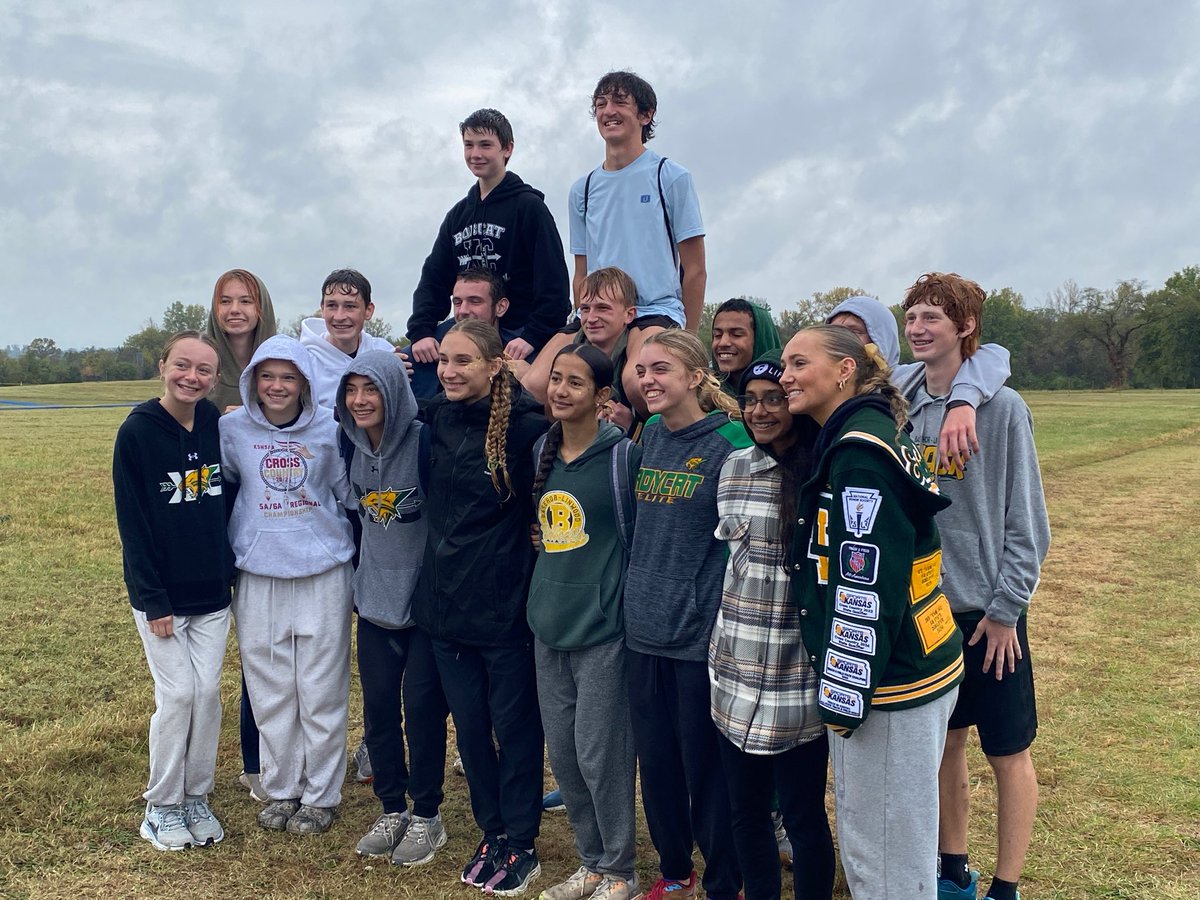 DFizer13's tweet image. Basehor Linwood Bobcats are heading to Rim Rock Farms for the 5A Kansas Cross Country State Championships. First time in school history both the boys and girls teams have gone to state in the same season. Best XC Coach in Kansas. Let’s Go Bobcats!!💚💛
@BLXCbobcats @MrsFisherBLHS