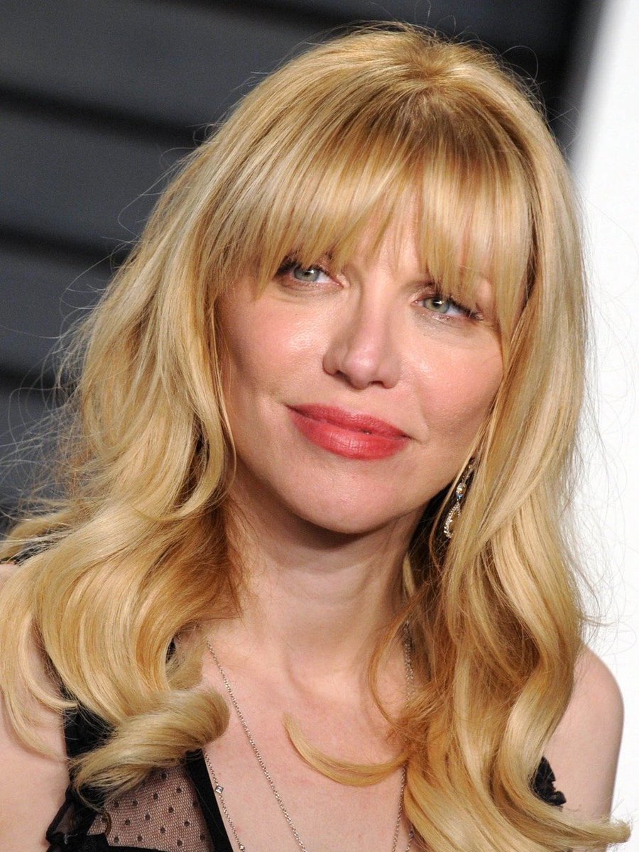 Poo_Crave's tweet image. Courtney Love has one message for the trans community: 

“Tuck that shit the fuck back and start beating these bitches up”