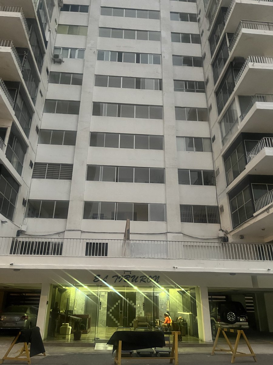 Leyendas de Halloween. En el edificio El Tiburón de la playa de Chipipe en Salinas, el ascensor sigue sin llevar a nadie al piso 13. En la Península se habla de una fiesta de brujas realizada en 1978, que terminó muy mal con un disfrazado de minotauro que era el mismísimo diablo.