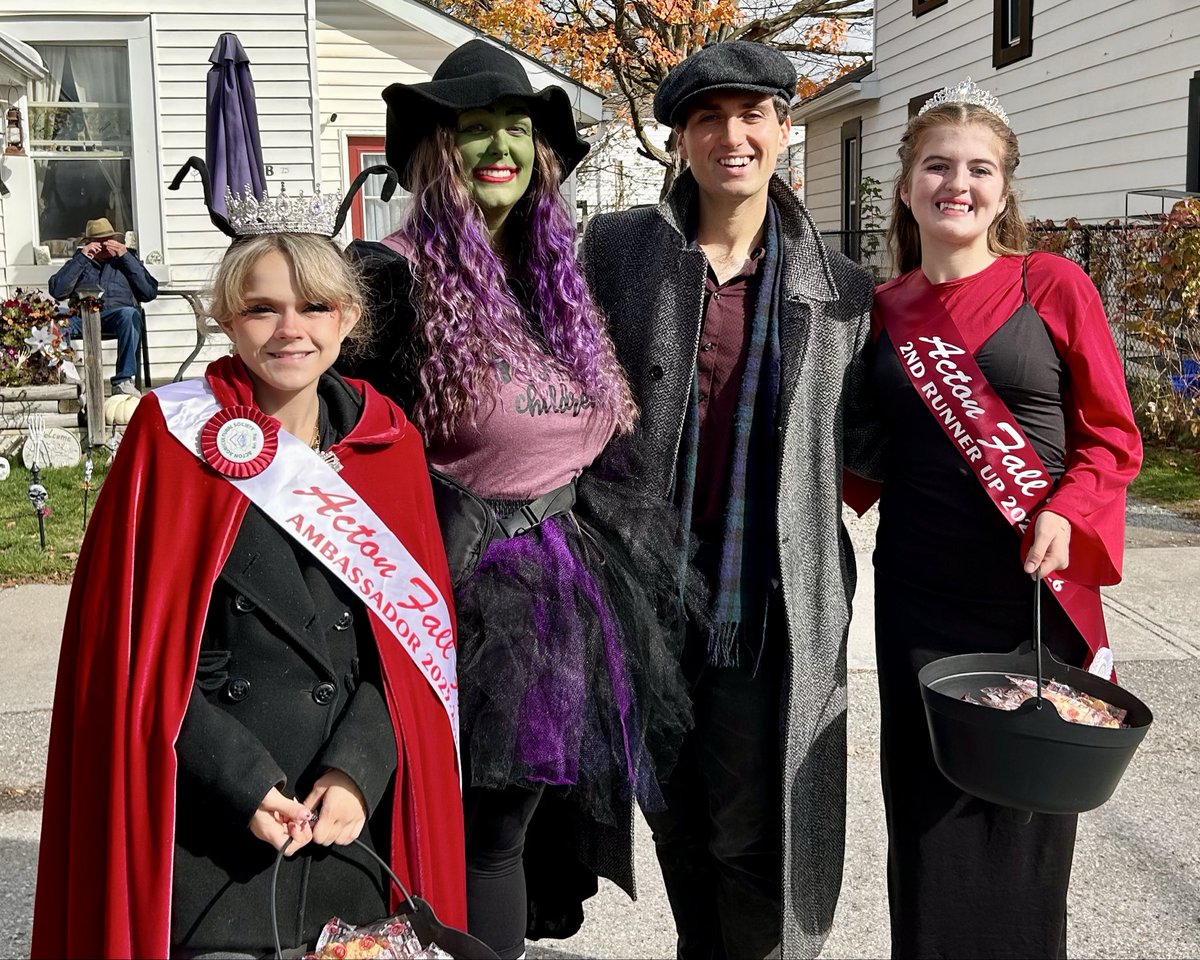 Congrats to the Downtown Acton BIA for another great Trick or Treat on Mill and Main. I also dropped by the Coldwell Banker Escarpment Realty Pumpkin Giveaway, organized by Sarah Brophy. We got a photo with two of the Acton Ambassadors. Happy Halloween!