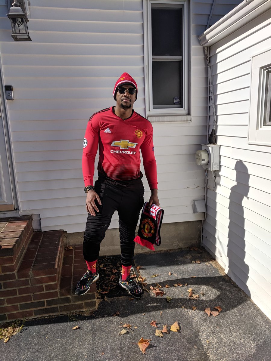 MpareUSA's tweet photo. Manchester United fans on their way to Church tomorrow #GGMU https://t.co/LCPOYQutf2