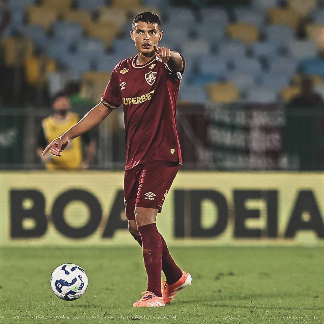 Thiago Silva 🆚 Internacional:

100% de aproveitamento nos duelos aéreos.
92% de aproveitamento nos passes
11 cortes
4 desarmes
1 interceptação
0 faltas
0 dribles sofridos