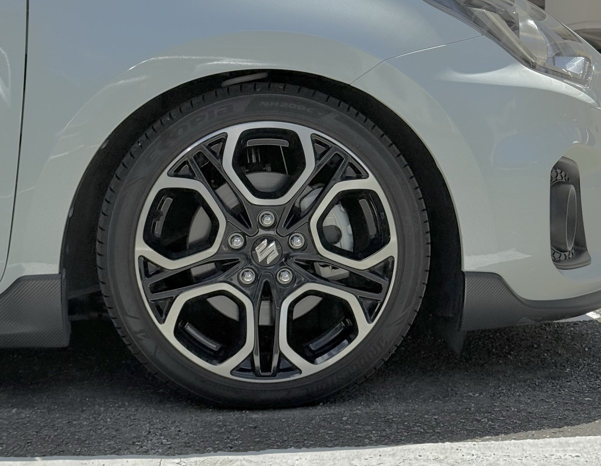 程よい車高
リアがこれより少し高いのがネック^^;
hipermax s つけてる人、同じような人いない？