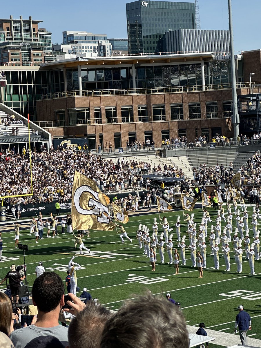 EdwardsJenn's tweet photo. @GeorgiaTechFB is 8-0! Beautiful day for a fun game on the Flats! Way to go, Jackets! 💛🐝🤍 #gojackets #togetherweswarm https://t.co/YElpJsypqf