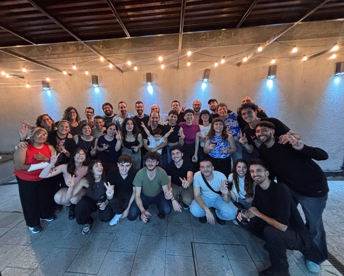 Orgullosa de haber formado parte de la campaña de uno de los mejores cuadros políticos de nuestro movimiento. Mañana va doble tilde más convencida que nunca <a href="/ItaiHagman/">Itai Hagman</a>