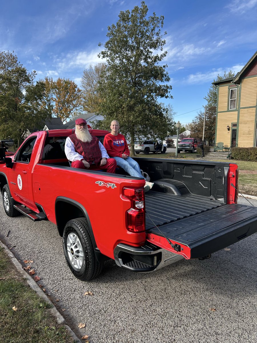 phls_supt's tweet image. Once again we had Santa in the back of the truck for the Deshler Halloween Parade. Thanks to Mr Klinge for shinning the truck up. All the elementary kings and queens were definitely scary. #PHStrong