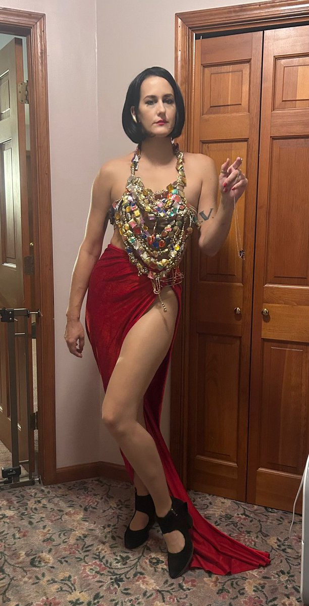 Micheleohno's tweet photo. “Would you guess how old I am?”
#deathbecomesher https://t.co/UQJQYrSz6B