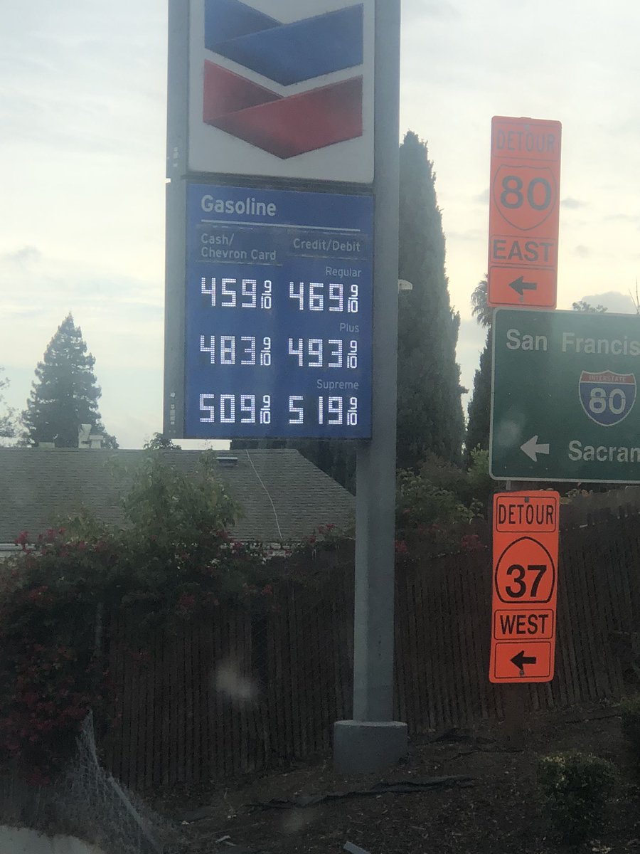 Bracket500's tweet photo. $2.00 a gallon gas just around the corner. #trump #gas #prices https://t.co/hnZSRobNPd