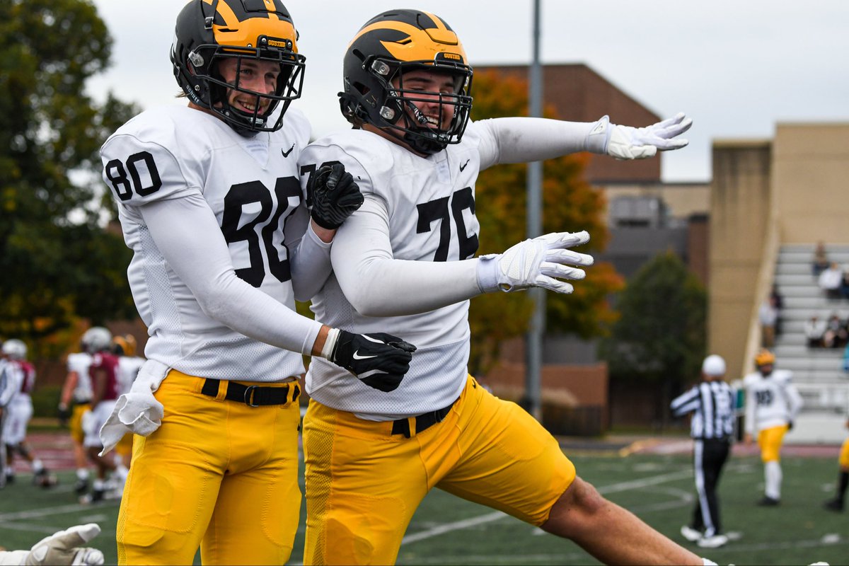 gustiefootball's tweet photo. GO GUSTIES!! 

#GET1 https://t.co/uAqsu6FkEo
