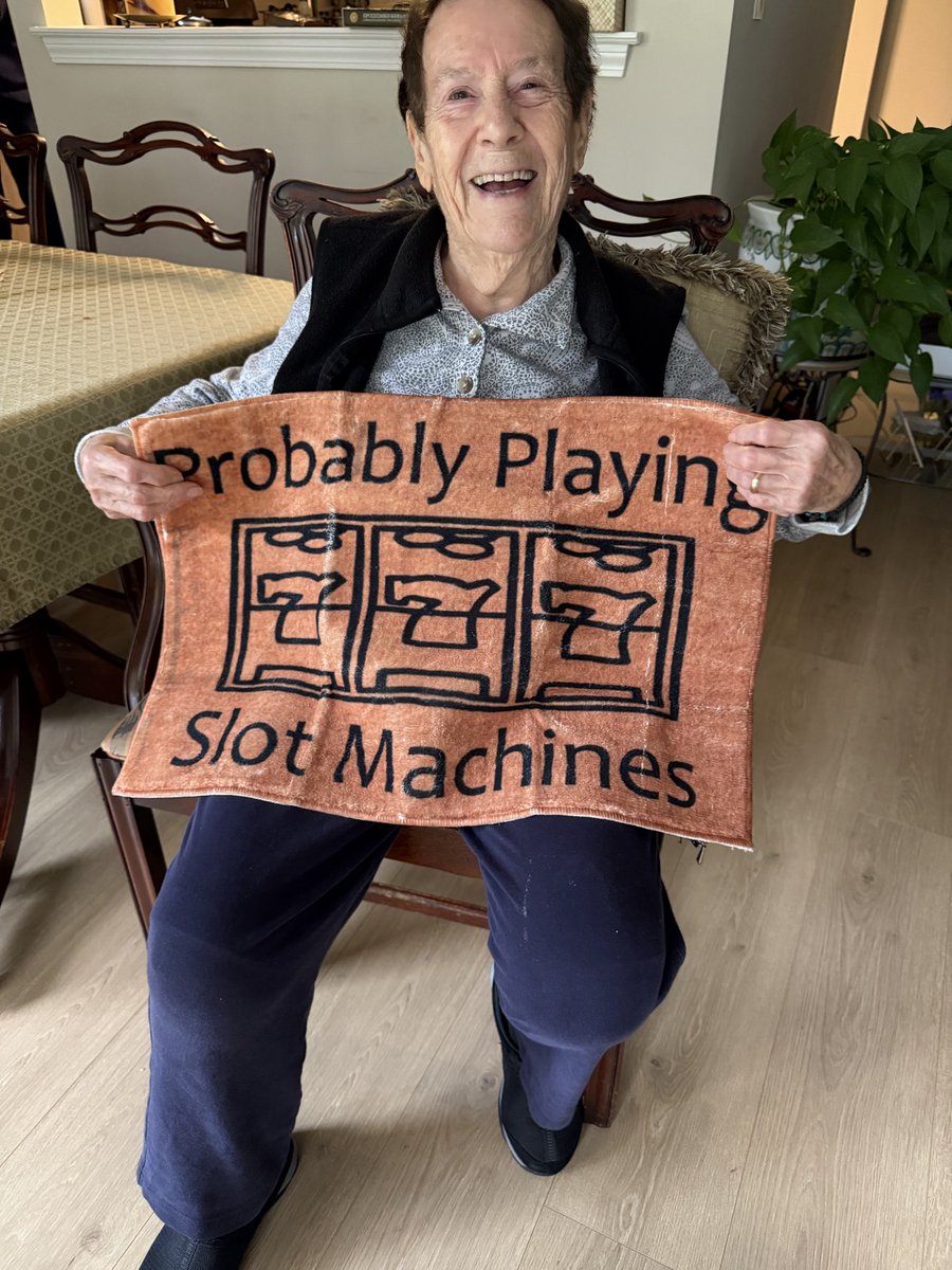 DKCasino's tweet photo. Got my grandmas some gifts today.

Think I did well? https://t.co/ihyRBFPkX8