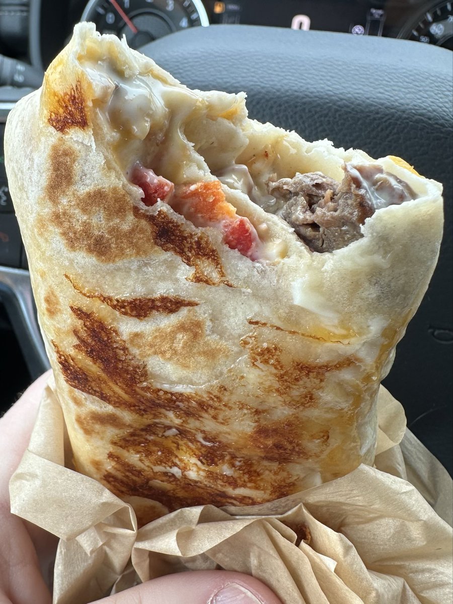 AdamsTweetbox's tweet photo. The @tacobell on 41st St in Sioux Falls crushed it today. Excellent food, and Tanya R was a great and engaging employee who is a great representative for their brand. https://t.co/drZdAV1QKX
