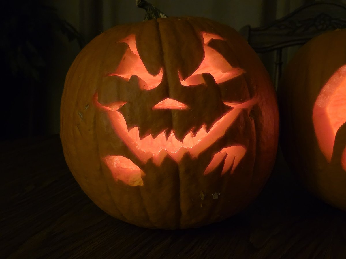 deejfgc's tweet photo. Fun evening 🎃 https://t.co/23la81pDGq