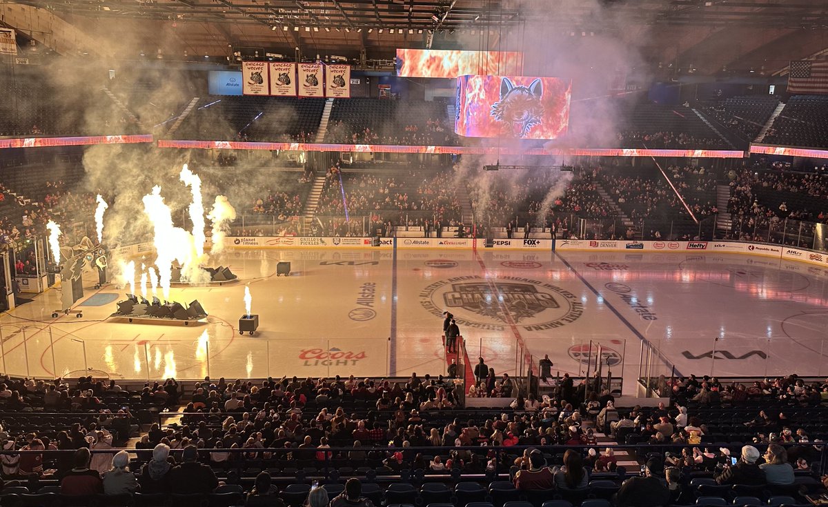 ChrisKuc's tweet image. 4. 

#WeAreTheWolves