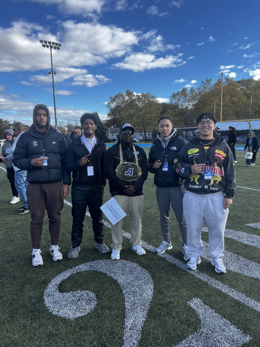 alexperezmunoz7's tweet photo. Had a great time at @AssumptionFB Thank you @CoachDC22 for the invite and for the experience! @CoachReekNJ @CoachYasir https://t.co/xwhNYejjpW