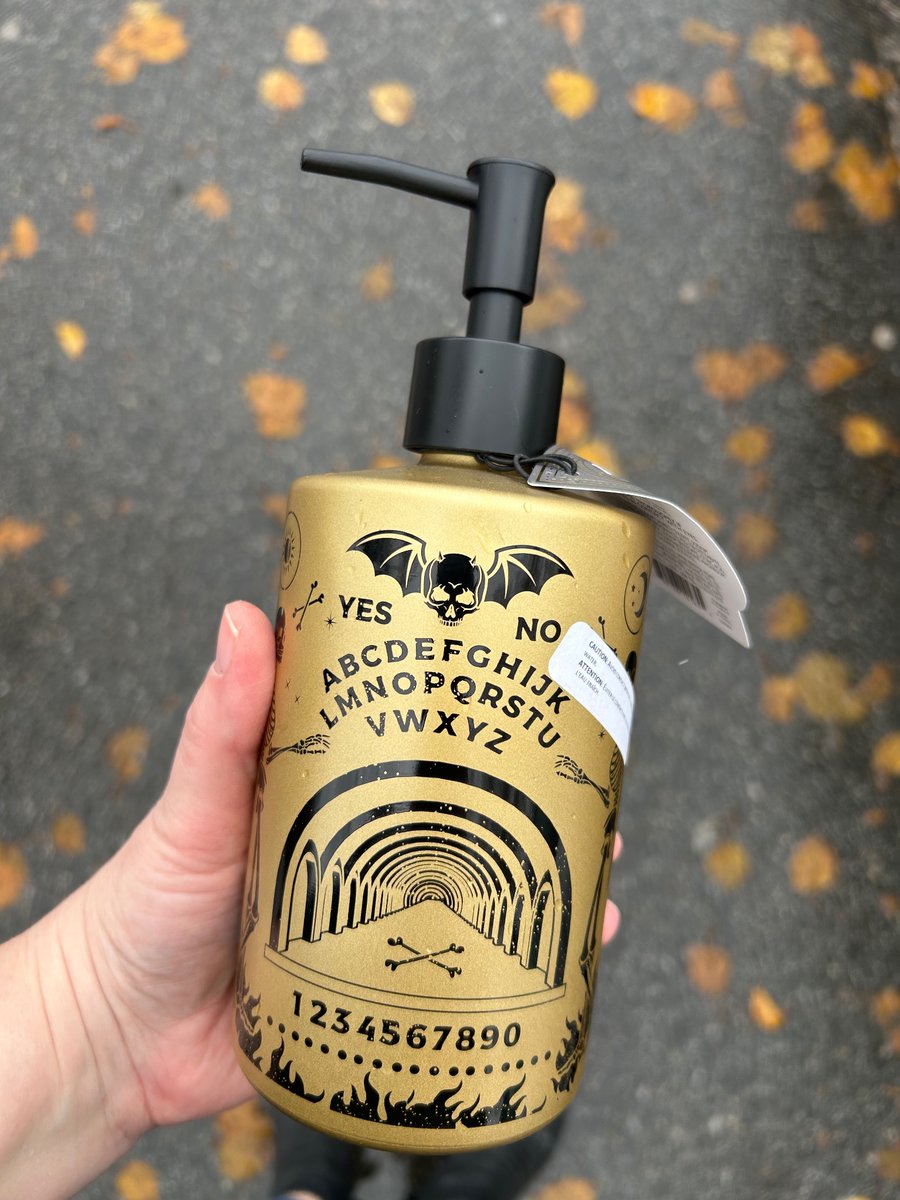 Got THE Halloween-y thing I’ve been waiting for Winners to markdown (since I first saw it in July 😅) today 🙌🏻 $5 is better than $10, especially when you’re gonna dump the gross-smelling soap it comes loaded with 🎃