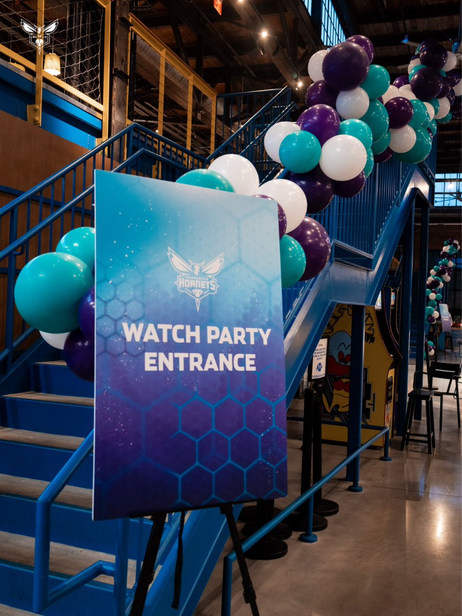 Come pop out to the Tipsy Pickle watch party going on right now! Thank y’all for holding it down Charlotte💜