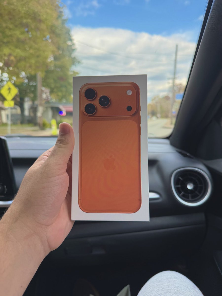 barsikh1's tweet image. el naranja es sin duda el más lindo