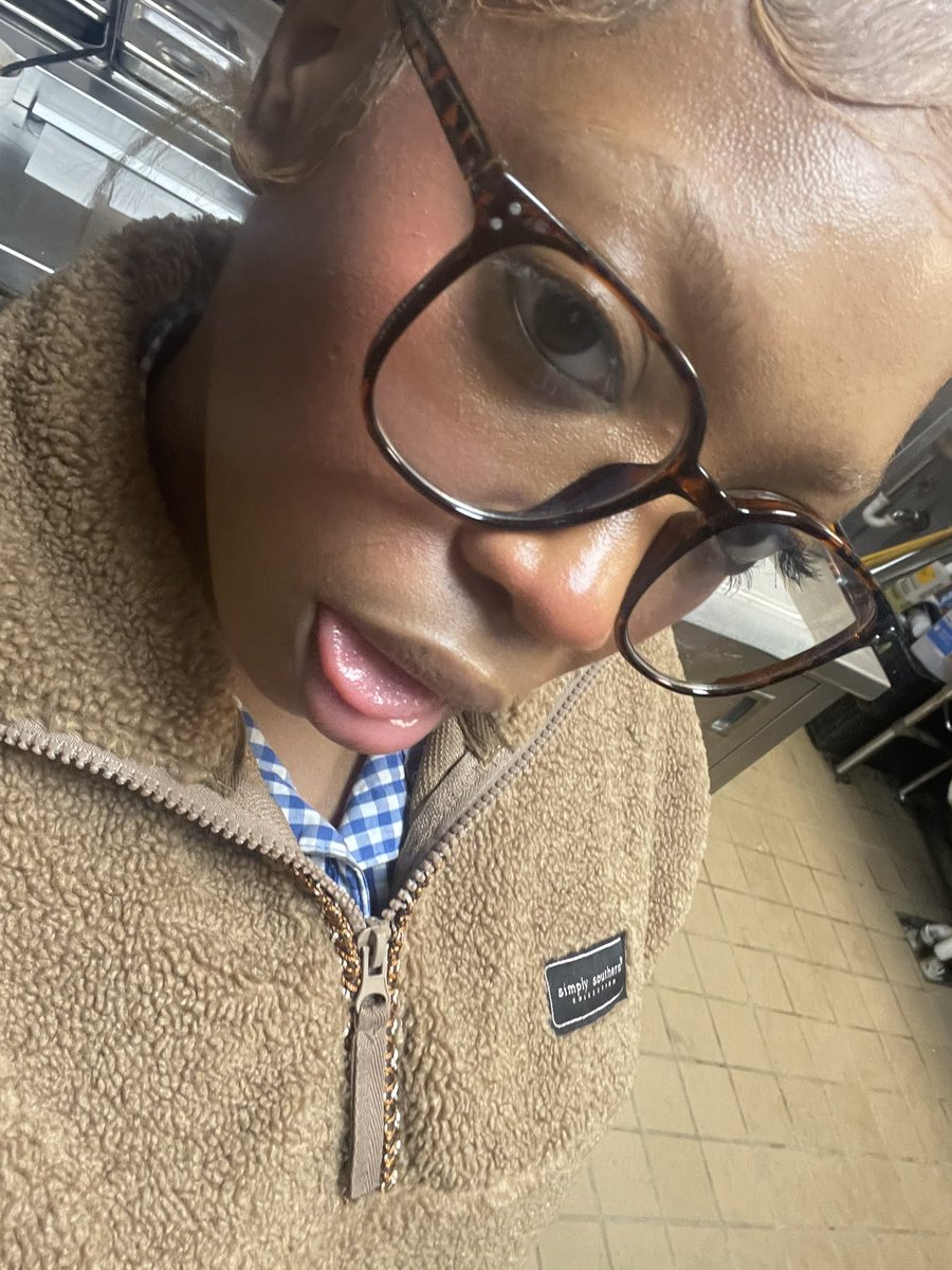 Someone called me a bot today and I’m not quite sure how to take it🧍🏾‍♀️😂