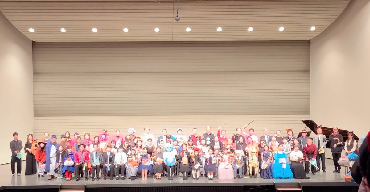 昨日は1日かけて、つじムジカさんの発表会で伴奏のお手伝い🎹🎶約70人の方々が集いステージを盛り上げていく、一年に一度の音楽祭のような巨大発表会.ᐟ.ᐟ