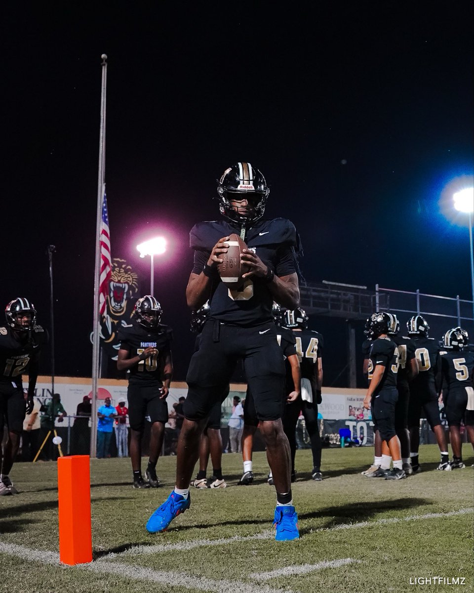 _kaidenhall3's tweet photo. 7 TD’s and 2 Interceptions on D in the last 3 games‼️ https://t.co/G5971AkomB @MiltonFL_FB https://t.co/rH1NHca5Vp
