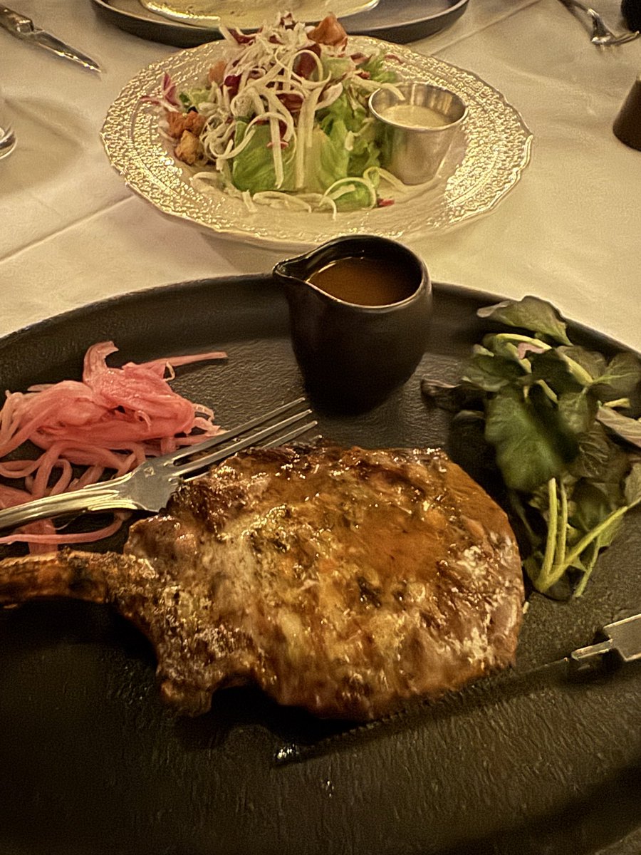 FadeN2Gaming's tweet image. My amazing mother and I traveling to Philadelphia tomorrow to see #Eagles game! Made pit stop at Joey Chops restaurant for Saturday night #crushmode #thisistheway  #food #Foodie