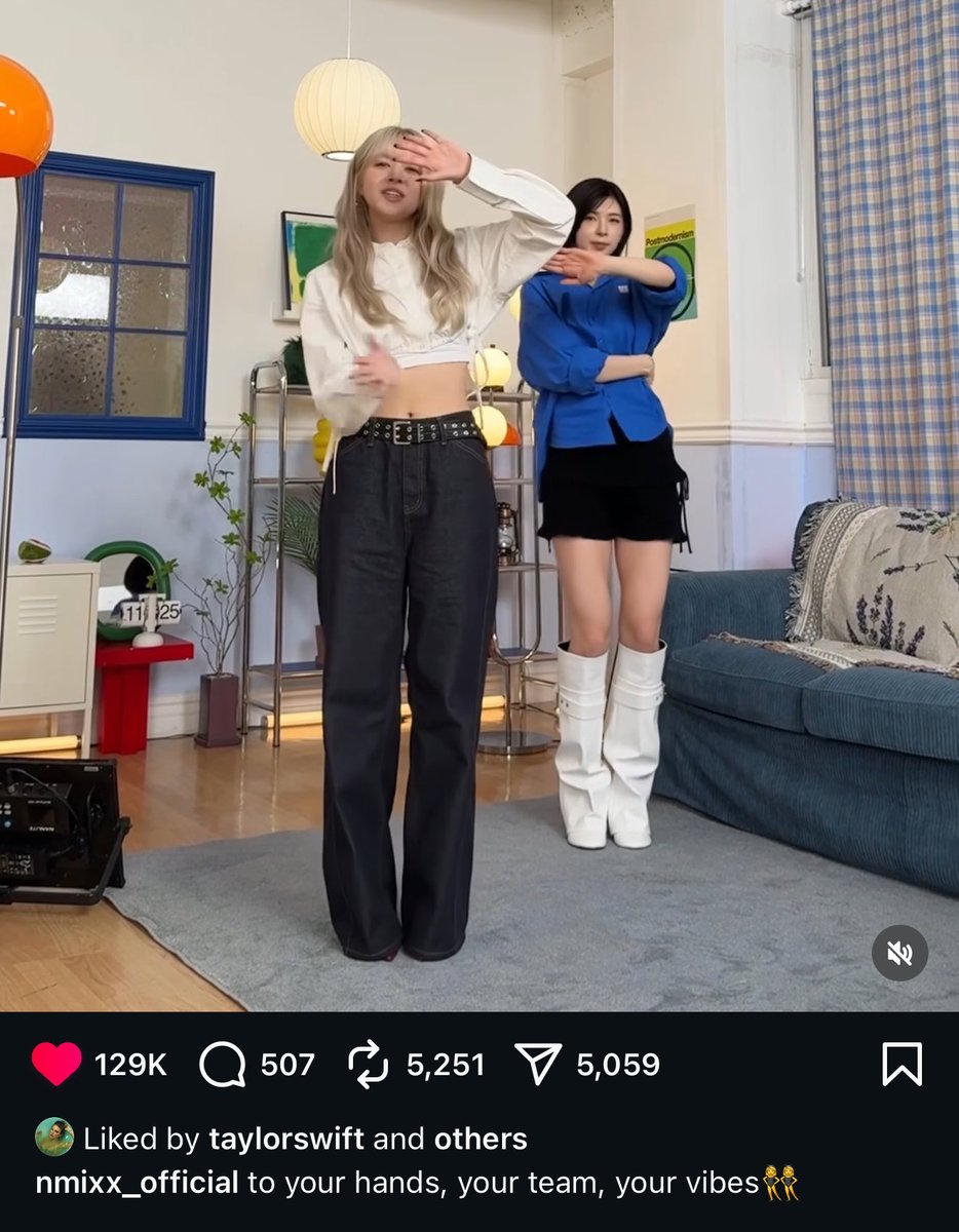 NMXXED's tweet image. OMG LILY GOT A TAYLOR SWIFT NOTICE AND SHE KNEW BEFORE I DID WTFF😭😭😭
She’s literally going crazy this her dream🥹🥹🥹