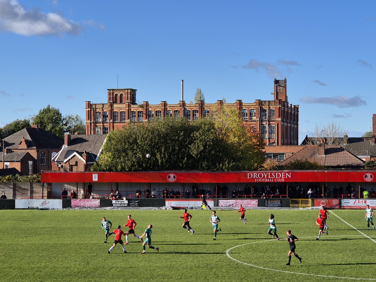 robfootytrips's tweet photo. A sunny afternoon in Manchester, but one that carried strong cooling autumnal breeze for the first game of the day at the wonderful Butchers Arms for @Droylsden_FC against @Steetonfc, with the away side picking up a 1-3 victory. #groundhopping https://t.co/khWhDeyRli
