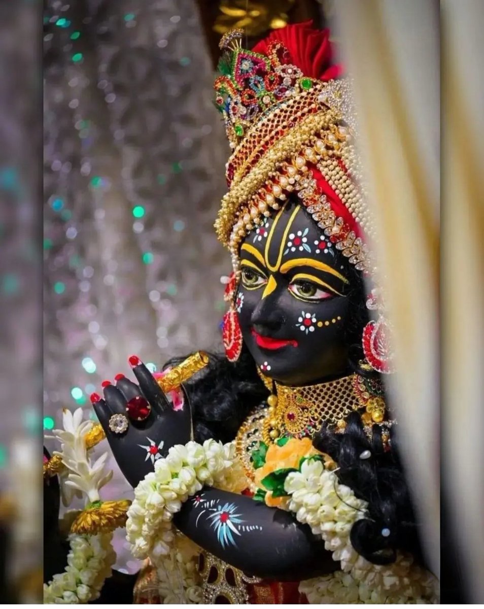 हारना तब आवश्यक हो जाता है जब लड़ाई अपनो से हो 
जितना तब आवश्यक हो जाता है जब लड़ाई अपने आप से हो

♥️🙏🏻 राधे कृष्ण राधे कृष्ण राधे कृष्ण🙏🏻♥️