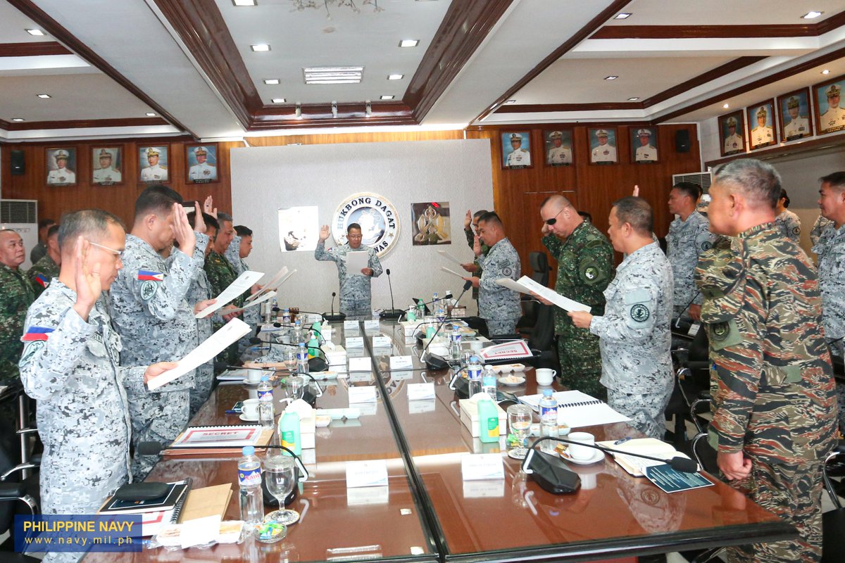 Philippine_Navy's tweet image. IN PHOTOS | PH #Navy conducts 1st Senior Leaders’ Meeting
👉🏽facebook.com/share/p/1Z71Vw…
#ProtectingtheSeasSecuringOurFuture
#ModernandMultiCapablePHNavy
#OneAFPOnePhilippines
#StrongAFPStrongPhilippines