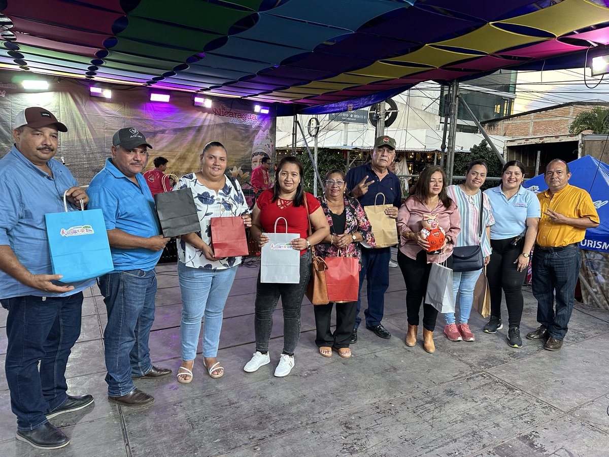 InturLeon's tweet photo. Con gran orgullo y espíritu de hermandad, nuestras autoridades del departamento de León, en conjunto con las autoridades del departamento de Matagalpa, realizaron el acto inaugural e intercambio de souvenirs en esta maravillosa actividad
🤩🥳

#NicaraguaFascinanteIrresistible https://t.co/QvH263ac4i