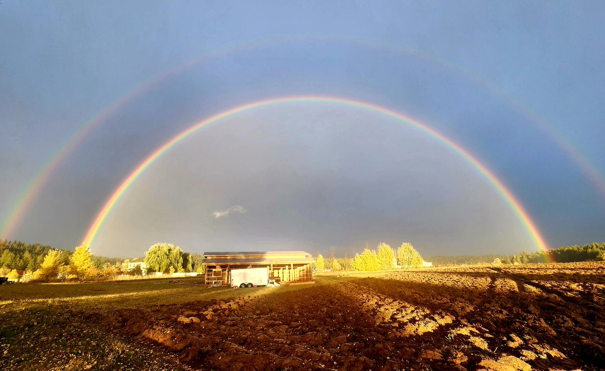 tennis45luv's tweet image. We had a good downpour, along with some gusty winds...and then 🌈🌈!! 😃😍🌦  #wawx #Spokane 
@NWSSpokane @mattgraykxly 
@StormHour