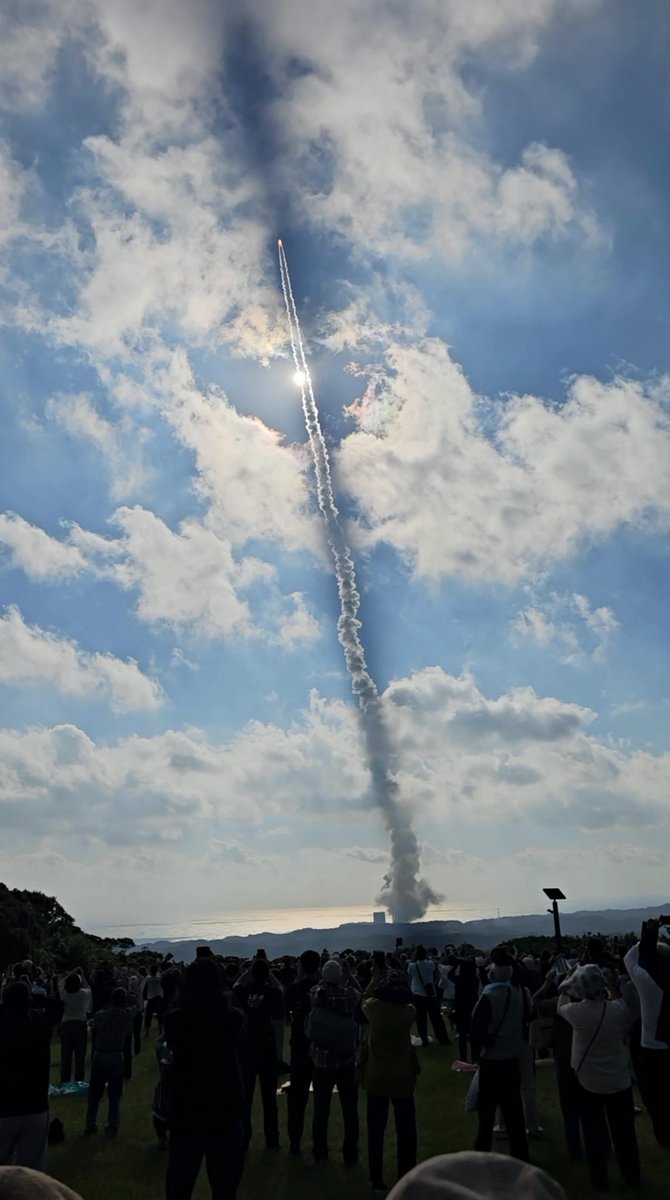 WefeeSnhc's tweet image. ロケット打ち上げってこんなに感動するもんなんだね
マジで泣きそうになった
#GoH3F7
