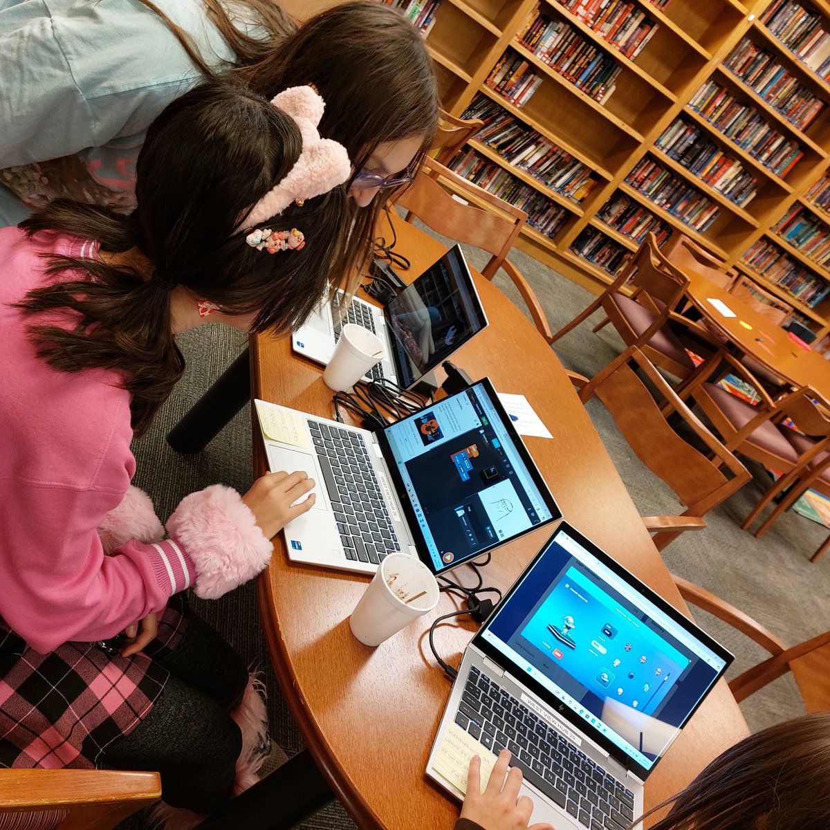 eliseneill's tweet image. You're in luck. I just got back from a @GirlsWhoCode meeting.