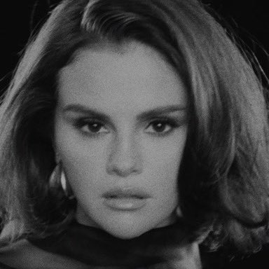 taylorseventhsa's tweet image. quick which one looks gorgeous and which one looks homeless