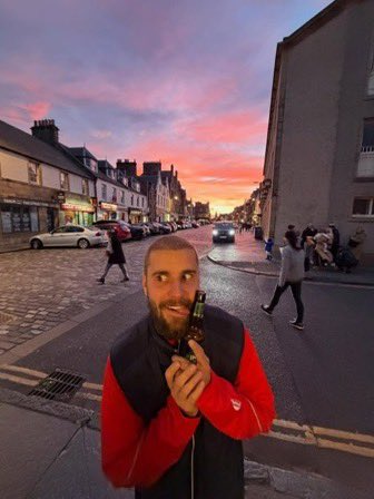 taylorseventhsa's tweet image. quick which one looks gorgeous and which one looks homeless