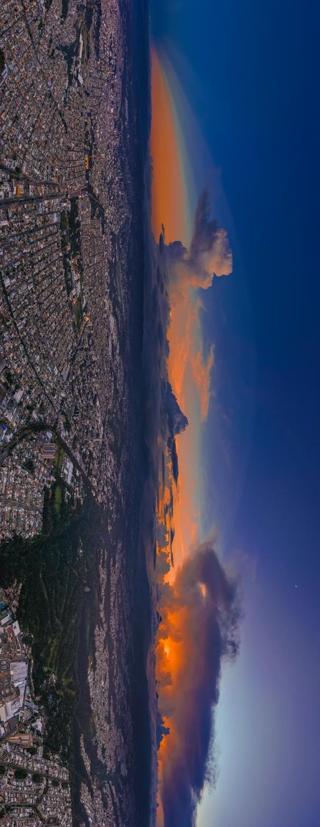 Atardecer 25 de octubre 2025. Ciudad de Guatemala. 
(Abrir imagen)
