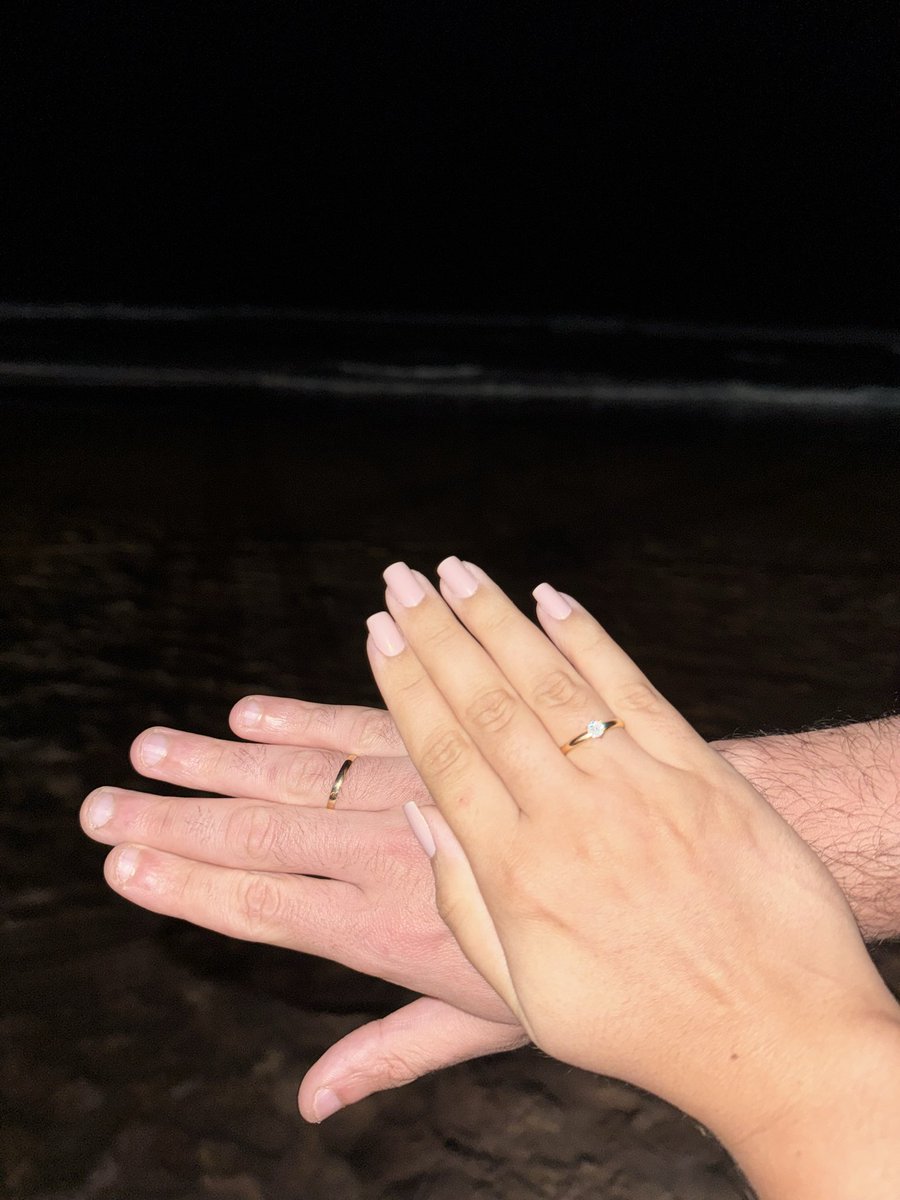 brunanborges's tweet photo. Eu vou casar com o amor da minha vida! 💍 https://t.co/oauPBzzVX1
