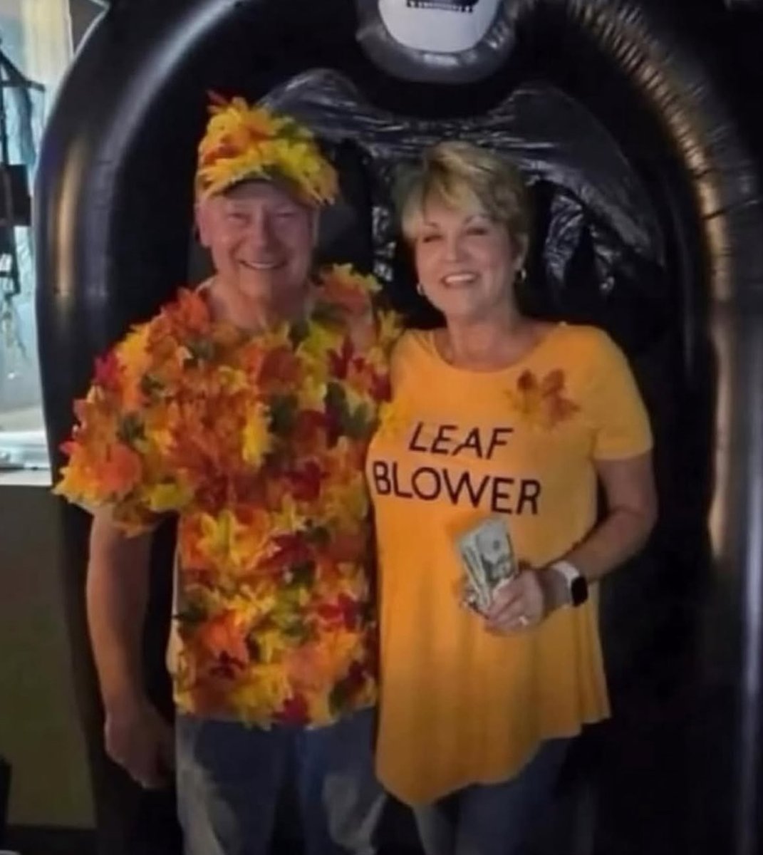 SouthernChick's tweet image. Pretty good couples Halloween costume idea!! 🤣