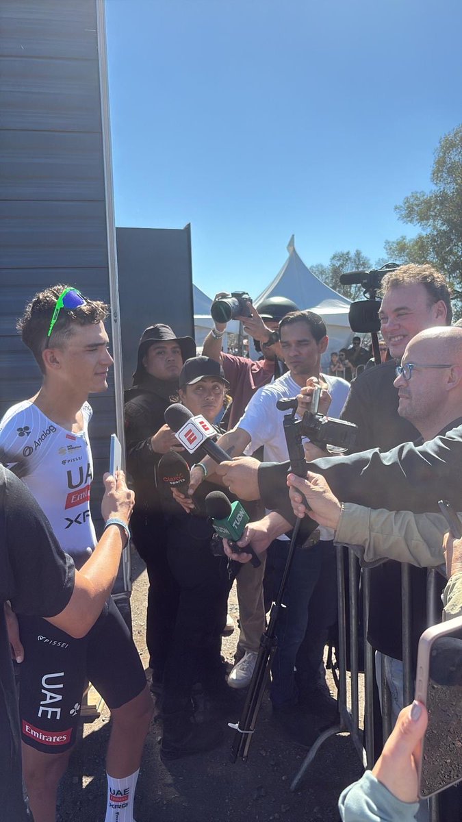 DavidFaitelson_'s tweet photo. “Correr donde nací como ciclista ha sido algo extraordinario. En la próxima temporada, portaré con mucho orgullo el suéter de campeón mexicano por el mundo”.

Isaac del Toro, tras ganar el campeonato nacional de Ruta en Ensenada… https://t.co/fZp59DroHZ